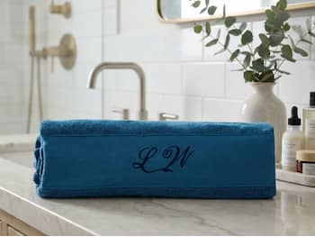 Handduk med Brodyr - Egen Text (140x70 cm)