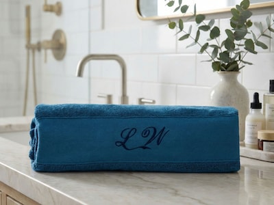 Håndkle med broderi - din egen tekst (140x70 cm)