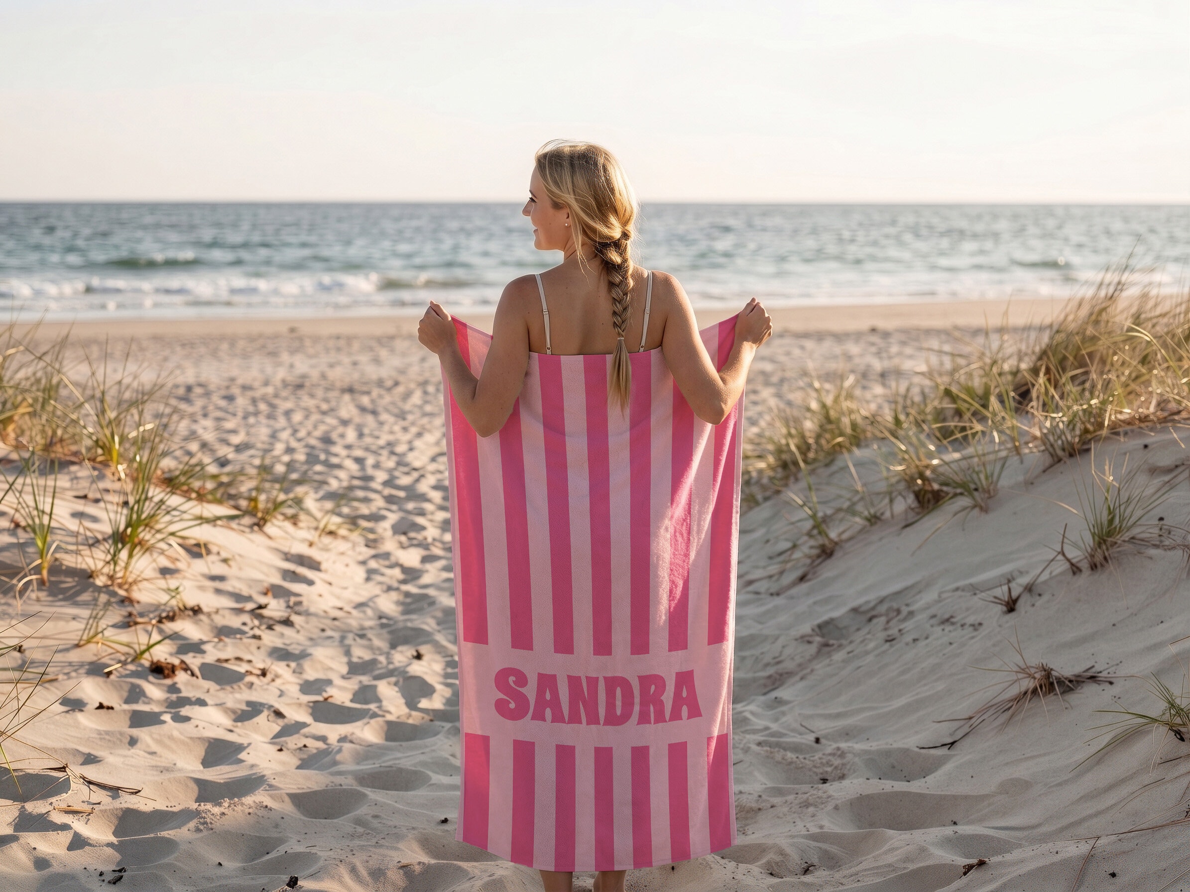 Badetuch mit eigenem Text – gestreiftes Design