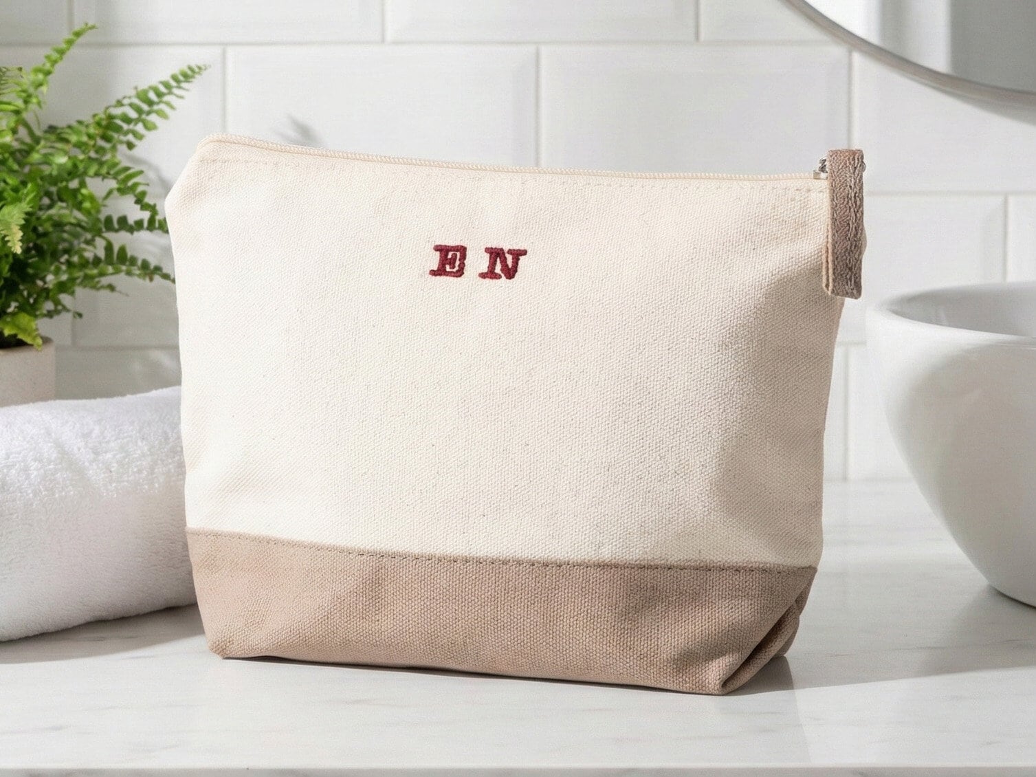 Toilettaske i Bomuld med Broderi - Egen Tekst