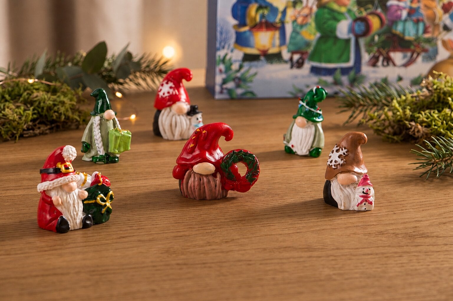 Julekalender med små pyntenisser