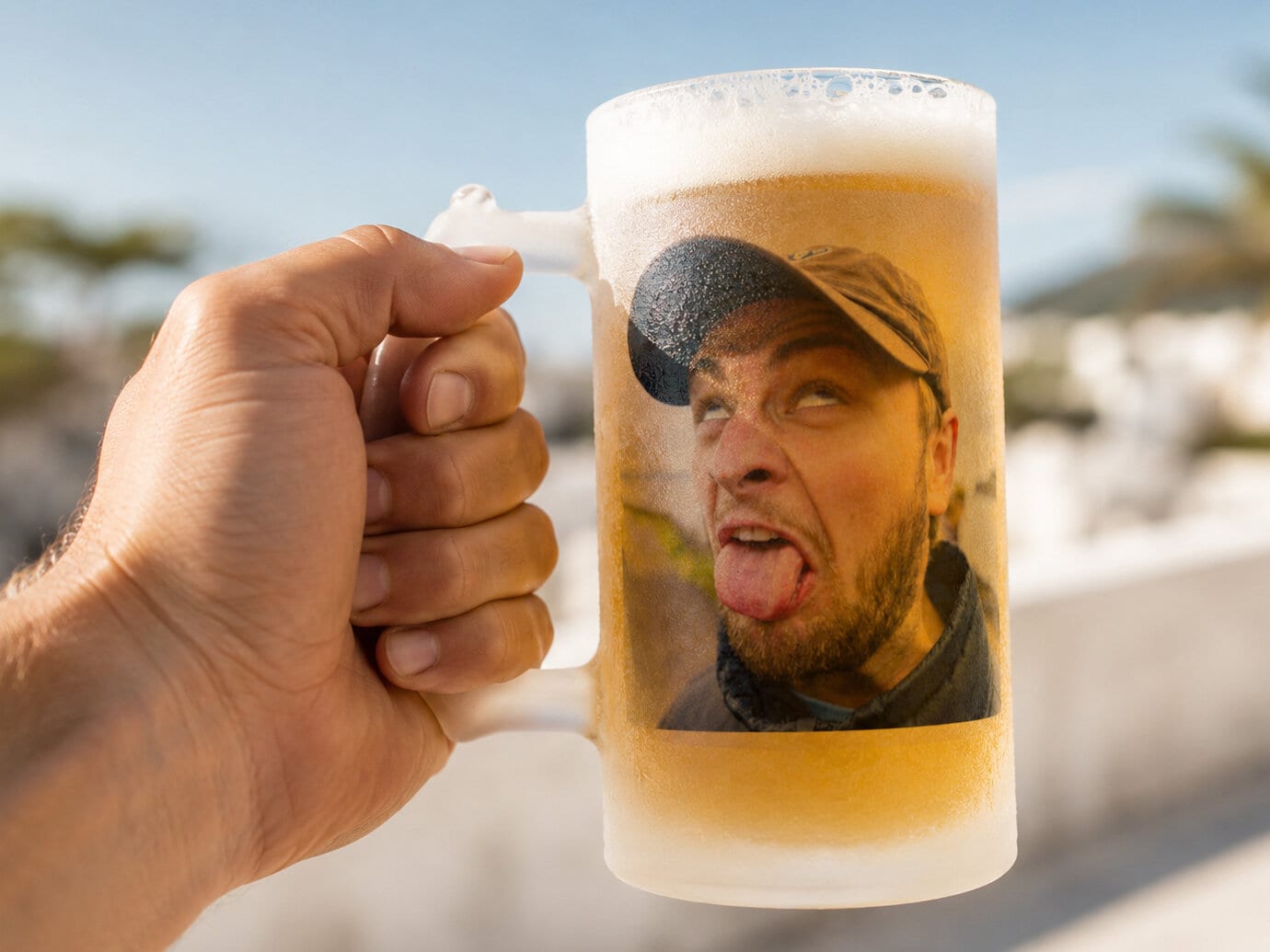 Huurrettu olutlasi omalla valokuvalla