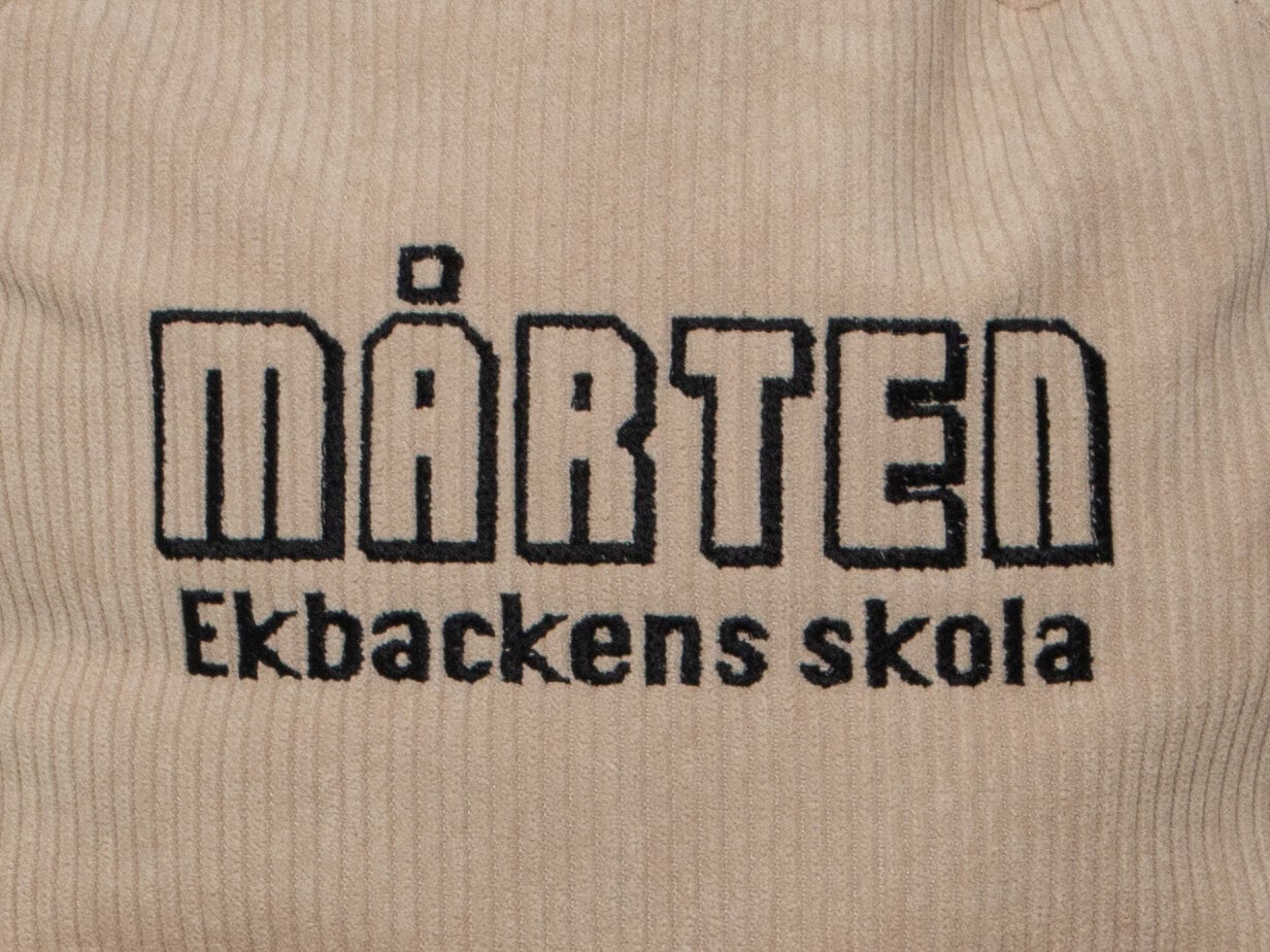 Lasten vakosamettireppu omalla brodeerauksella