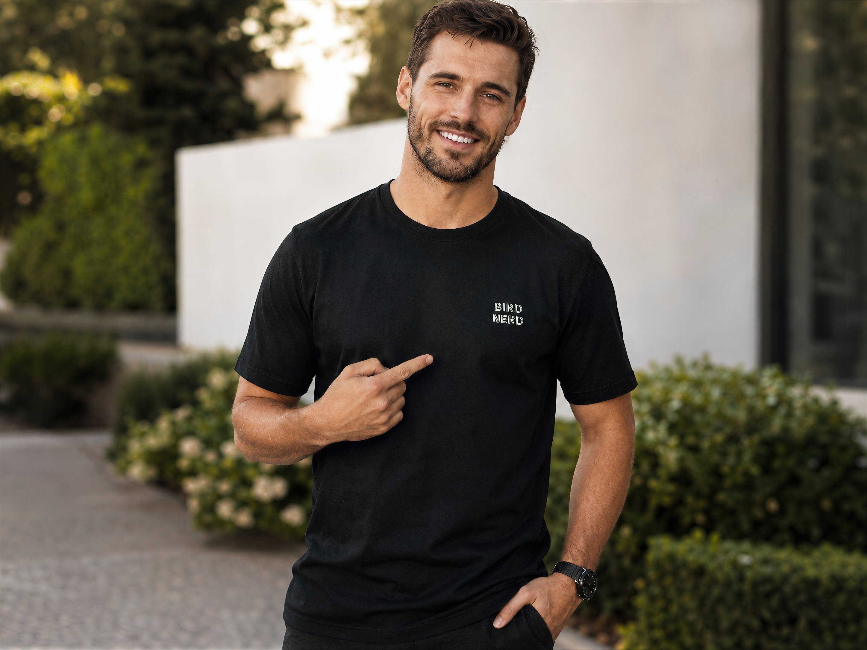 Premium T-shirt med personligt broderad text