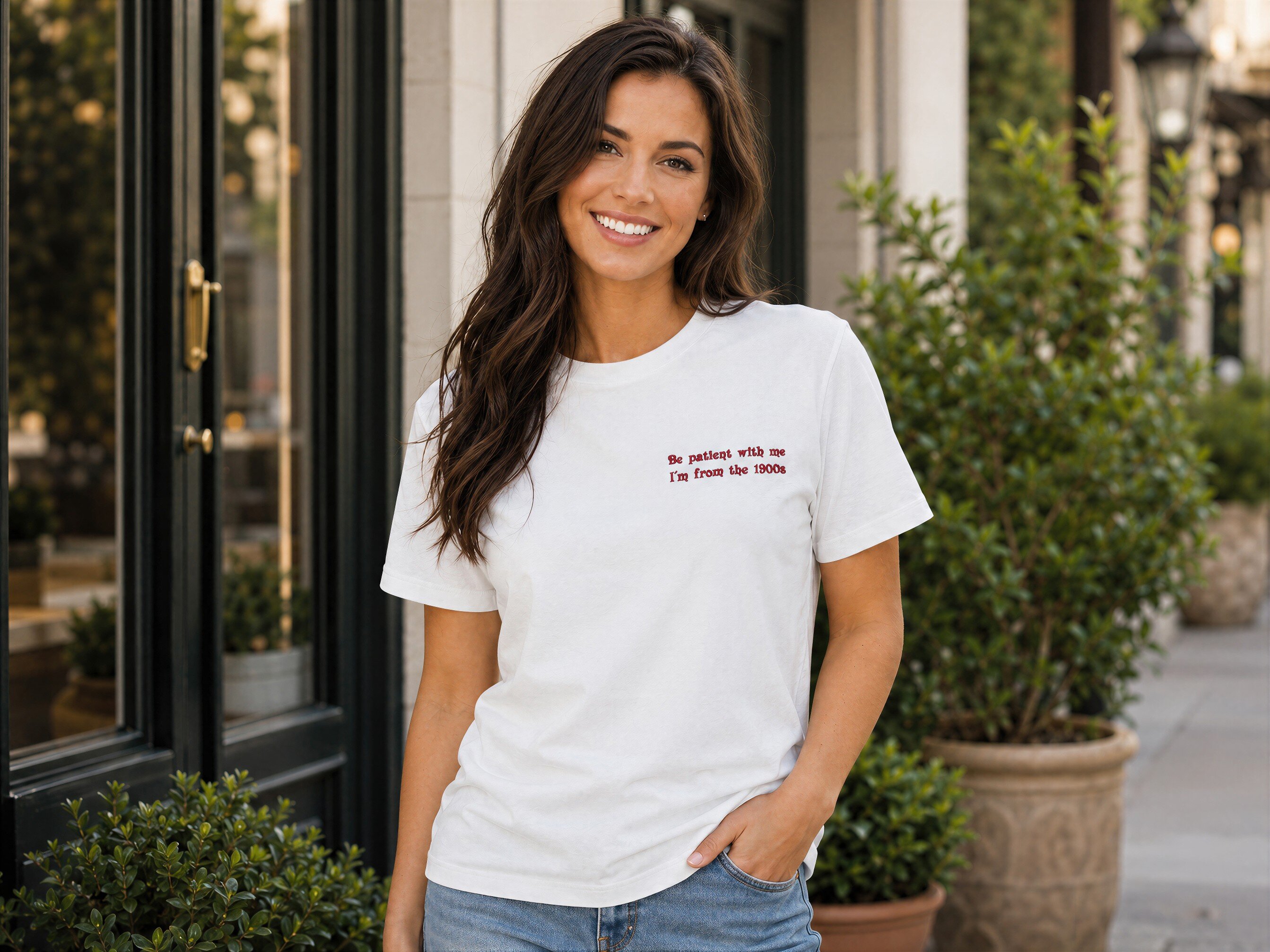 Premium T-shirt med personligt broderad text