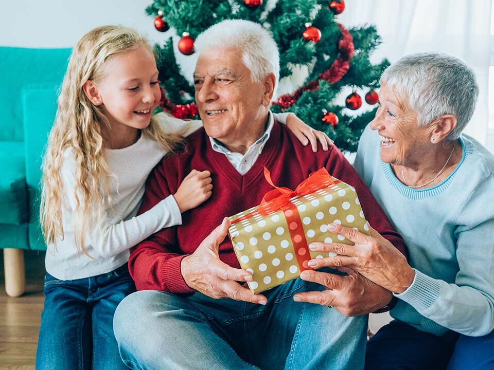 Köp 🎁 Julklapp till mormor och morfar Julklappstips ️ Online på