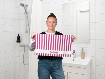 Handduk med Egen Text - Randig Design